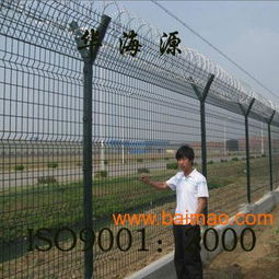 專(zhuān)業(yè)隔離柵與安全防護(hù)網(wǎng)生產(chǎn)廠家在工程項(xiàng)目中的關(guān)鍵作用及價(jià)格管理策略